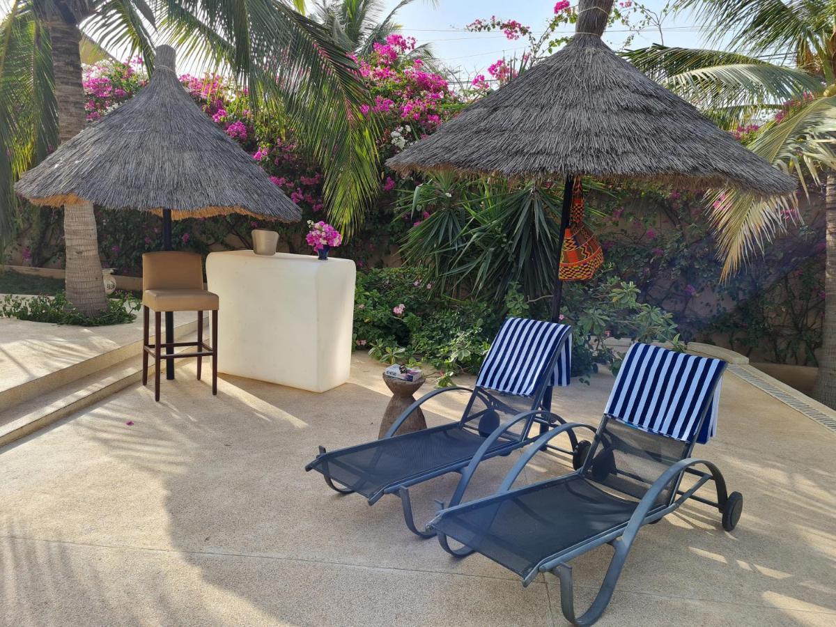 Le Souimanga Bleu Saly Bed and Breakfast Exteriör bild