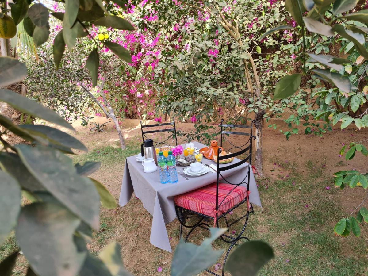 Le Souimanga Bleu Saly Bed and Breakfast Exteriör bild