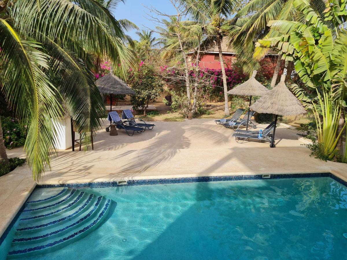 Le Souimanga Bleu Saly Bed and Breakfast Exteriör bild